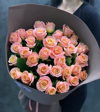 Букет из коралловых роз
