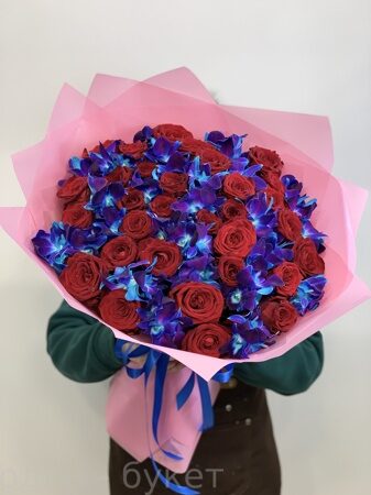 Букет из роз и орхидей
