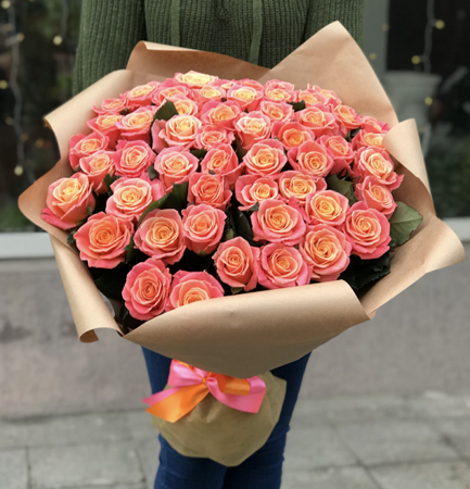 Букет из 51 коралловой розы (60 см)