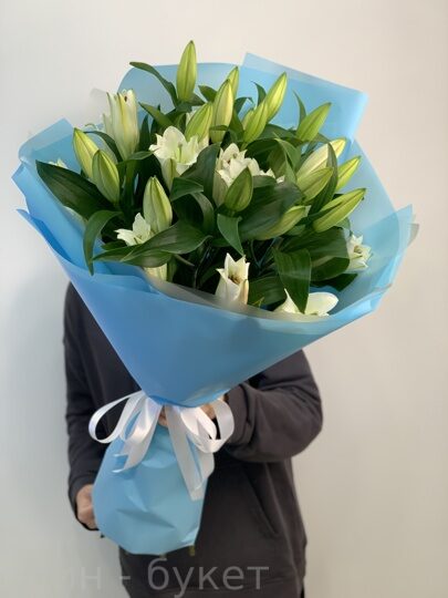 Букет из 9 лилий