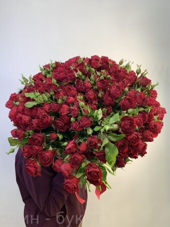 Букет из 51 кустовой пионовидной розы