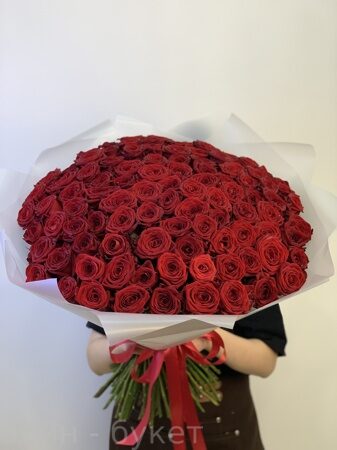 Букет из 101 красной розой (60 см)